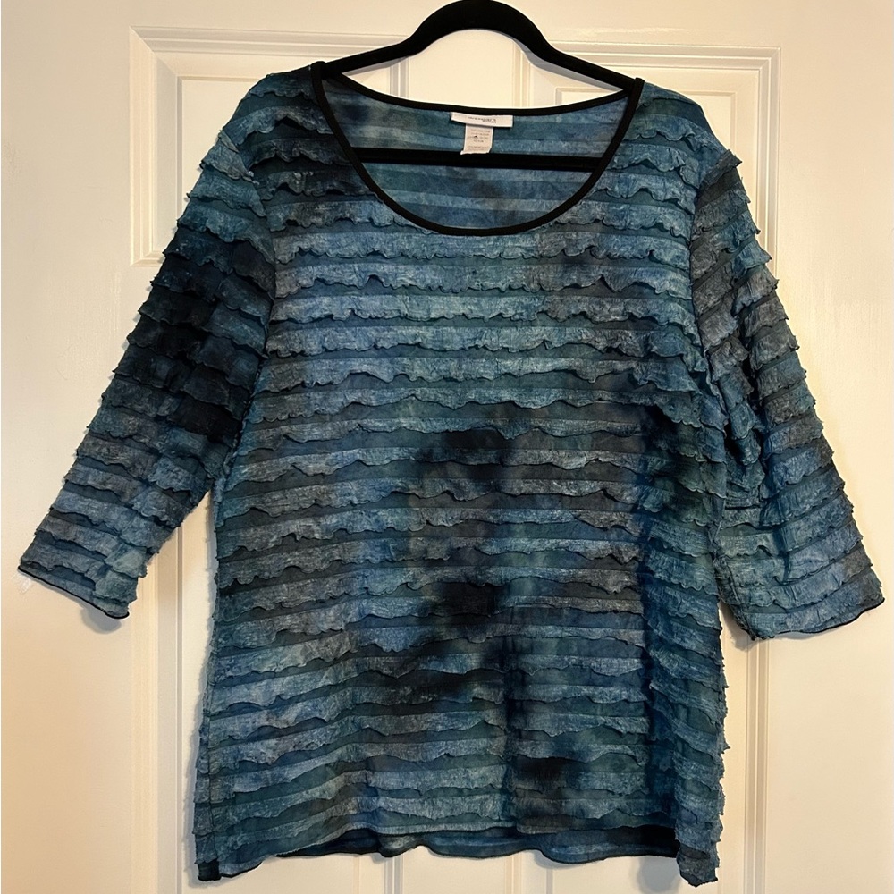 Dressbarn Blue Textured Women's Blouse Very pretty! Great condition!